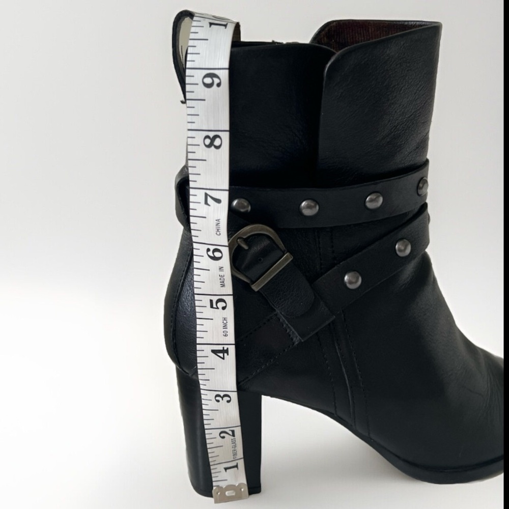 Born Emma Buckle Moto Black Leather Booties Edgy Biker Block Heel Size 10 M - Picture 15 of 16